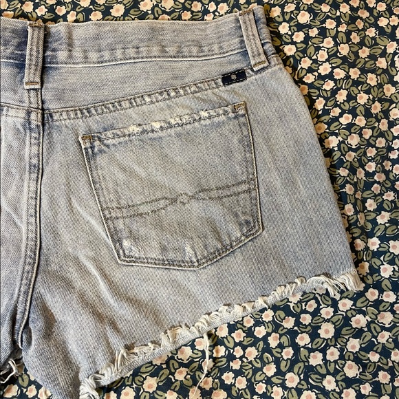 Lucky Brand Cut Off Shorts Distressed - Picture 8 of 9